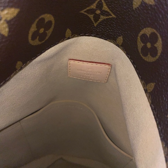 Louis Vuitton Artsy GM - Picture 12 of 16